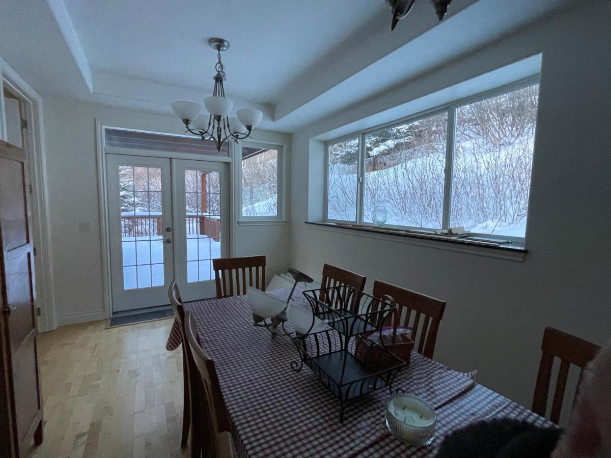 Frenchy'S Adventure Bed And Breakfast Anchorage Exterior foto