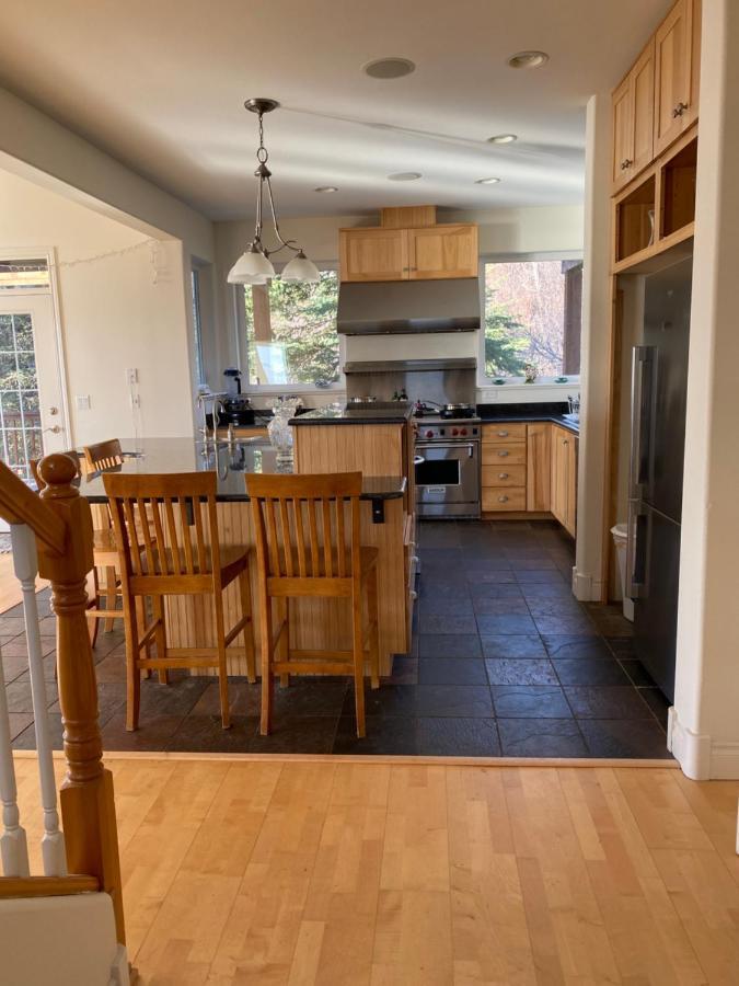 Frenchy'S Adventure Bed And Breakfast Anchorage Exterior foto
