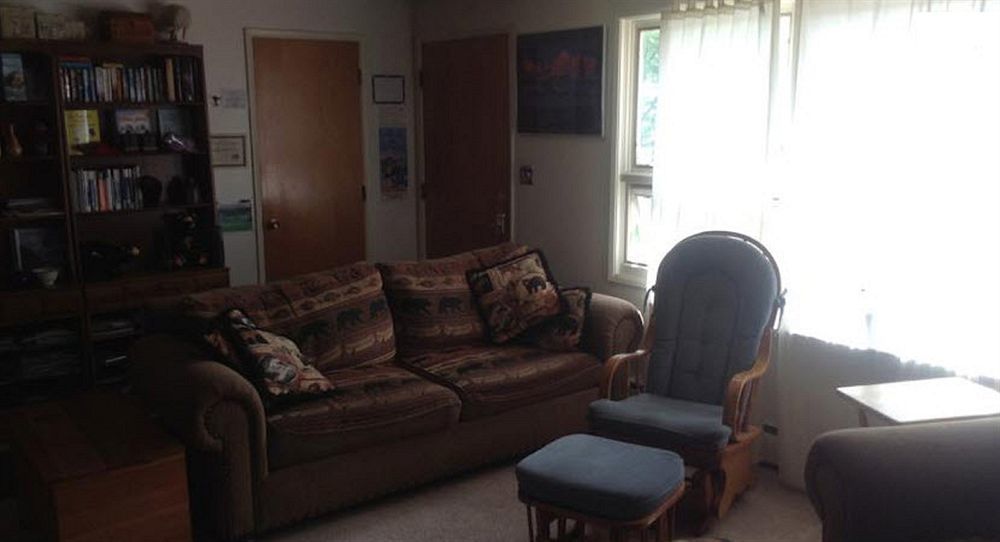 Frenchy'S Adventure Bed And Breakfast Anchorage Exterior foto